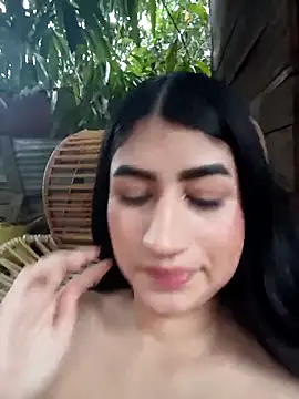 Snapshot of Julix_A chatting on March 6, 2026, 9:21 pm Julix A online show from March 6, 2026, 9:21 pm