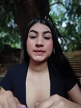 Snapshot of Julix_A chatting on July 6, 2026, 7:05 pm Julix A online show from July 6, 2026, 7:05 pm