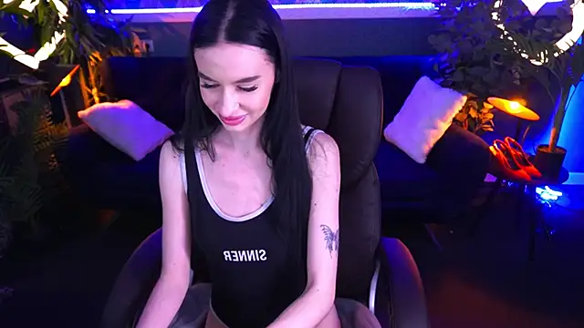 Snapshot of Snow_WhiteeeX chatting on March 21, 2025, 9:56 am Snow WhiteeeX online show from March 21, 2025, 9:56 am