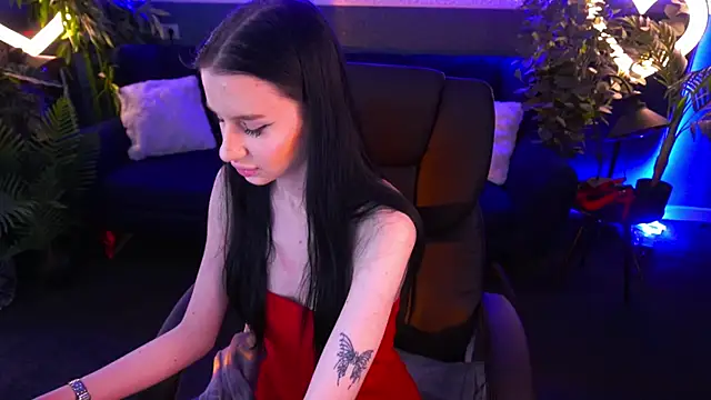 Snapshot of Snow_WhiteeeX chatting on March 5, 2025, 9:38 am Snow WhiteeeX online show from March 5, 2025, 9:38 am