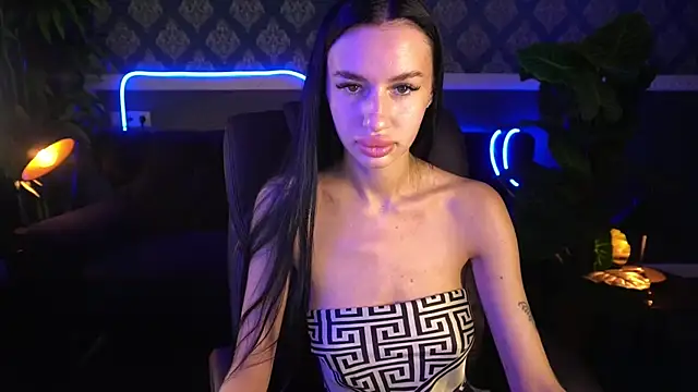 Snapshot of Snow_WhiteeeX chatting on September 25, 2025, 5:46 am Snow WhiteeeX online show from September 25, 2025, 5:46 am