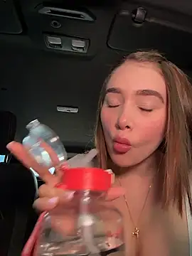 Lanataylor- online show from March 8, 2026, 8:23 pm