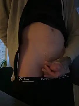 hottwoboys online show from December 10, 2024, 7:37 am