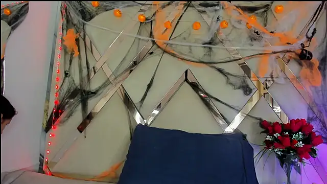 ninaht online show from October 27, 2025, 8:21 pm