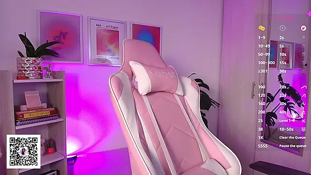 Liujunne2 online show from November 18, 2025, 10:13 pm