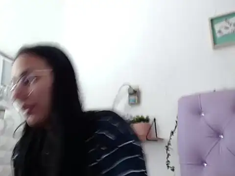 Snapshot of Freyja_01 chatting on October 5, 2025, 3:25 pm Freyja 01 online show from October 5, 2025, 3:25 pm