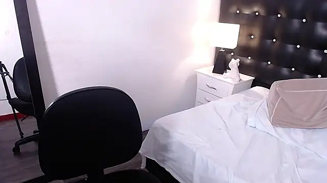 slutty collegegirl online show from January 31, 2025, 10:52 pm