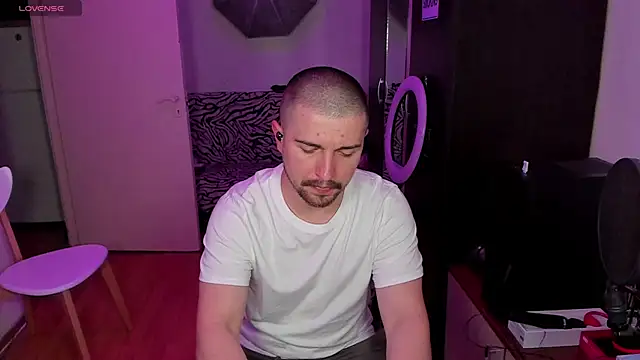 Snapshot of Michael_Wolfborn chatting on September 17, 2025, 2:41 pm Michael Wolfborn online show from September 17, 2025, 2:41 pm