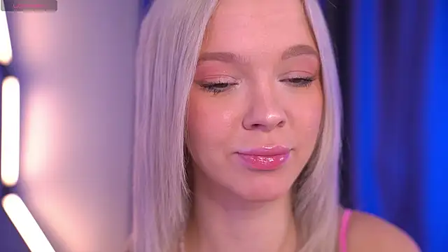  AlinaBailey online show from April 21, 2026, 8:10 am