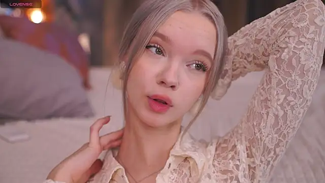  AlinaBailey online show from November 21, 2025, 7:40 am