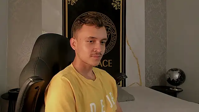 Desmon Clark online show from February 20, 2025, 9:42 pm