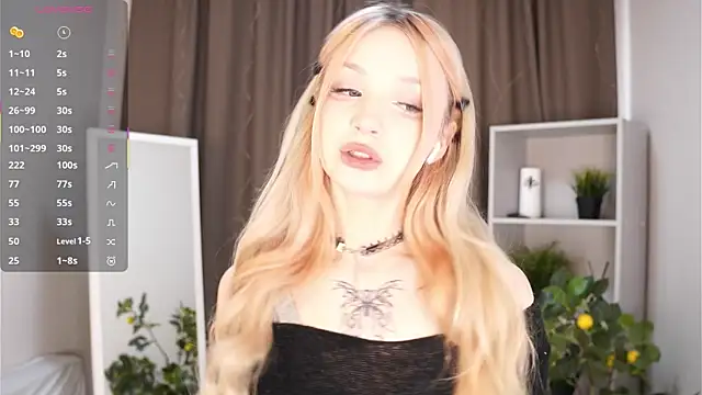 Snapshot of Naughty__Couplles chatting on May 31, 2026, 3:23 am Naughty Couplles online show from May 31, 2026, 3:23 am