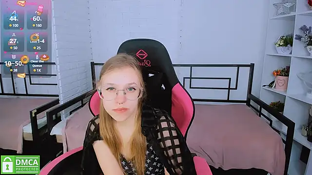 LayriantaVee online show from March 11, 2025, 7:14 am