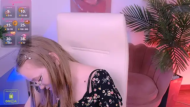 LayriantaVee online show from March 14, 2025, 1:35 pm