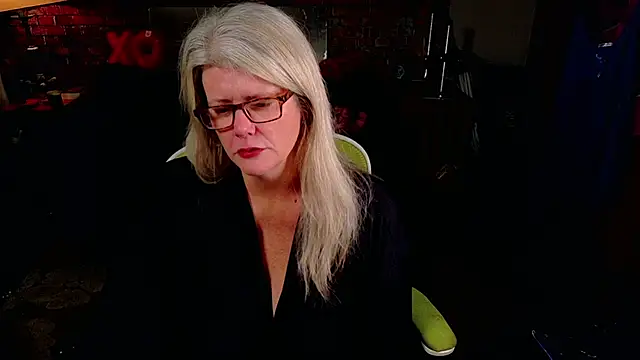 Snapshot of AliceHarlot chatting on April 13, 2026, 4:22 pm AliceHarlot online show from April 13, 2026, 4:22 pm