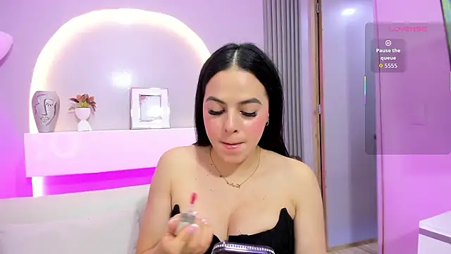 Sensual Sophie  online show from February 20, 2026, 7:05 pm