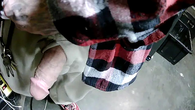 clitstitsandbongrips online show from November 21, 2025, 9:25 pm