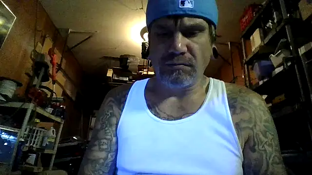 Snapshot of clitstitsandbongrips chatting on September 11, 2025, 10:04 am clitstitsandbongrips online show from September 11, 2025, 10:04 am