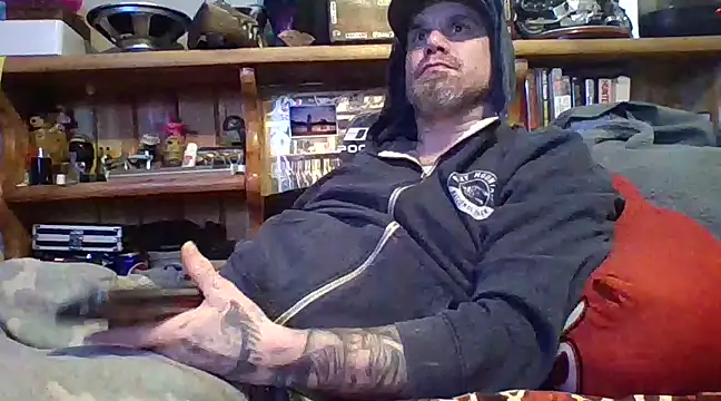 Snapshot of clitstitsandbongrips chatting on February 21, 2025, 2:27 pm clitstitsandbongrips online show from February 21, 2025, 2:27 pm