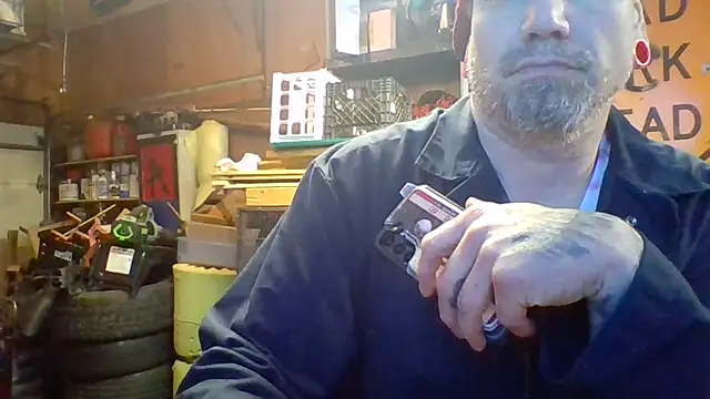 Snapshot of clitstitsandbongrips chatting on March 12, 2025, 5:38 pm clitstitsandbongrips online show from March 12, 2025, 5:38 pm