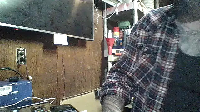 Snapshot of clitstitsandbongrips chatting on December 15, 2024, 10:26 pm clitstitsandbongrips online show from December 15, 2024, 10:26 pm