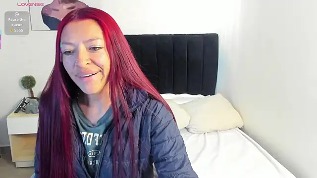 Scarlett  bell online show from September 12, 2025, 1:22 pm