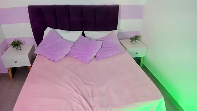 Snapshot of Scarlett__bell chatting on February 12, 2026, 1:22 pm Scarlett bell online show from February 12, 2026, 1:22 pm