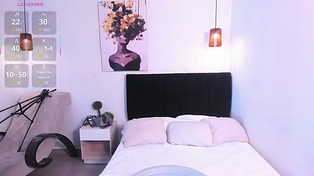 Scarlett  bell online show from September 24, 2025, 1:28 pm