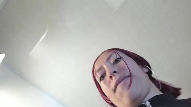 Scarlett  bell online show from September 25, 2025, 2:01 pm