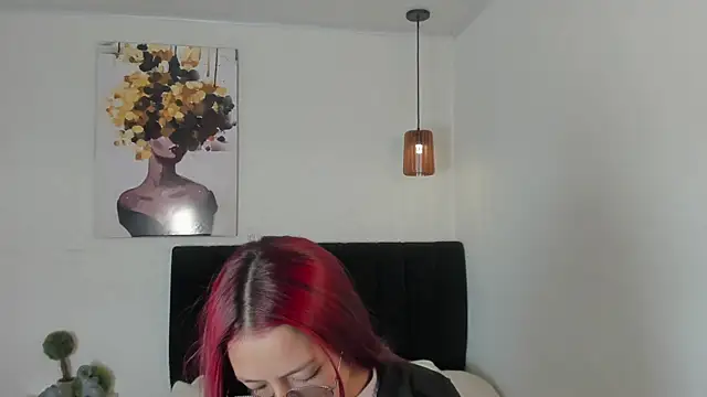 Scarlett  bell online show from October 11, 2025, 2:07 pm