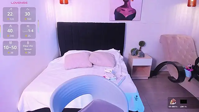 Scarlett  bell online show from September 22, 2025, 1:17 pm