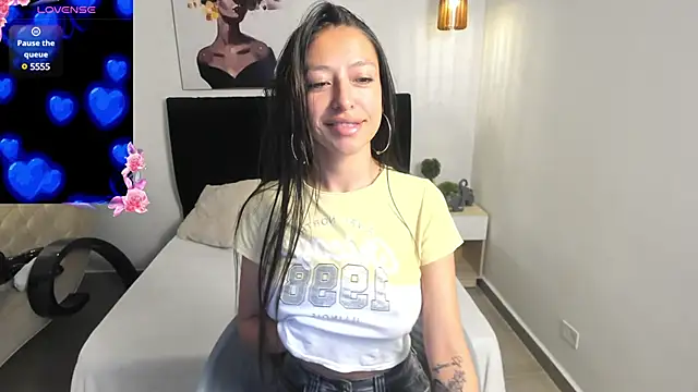 Scarlett  bell online show from March 1, 2025, 1:40 pm