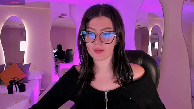 AmberFarrell online show from April 4, 2026, 8:04 pm