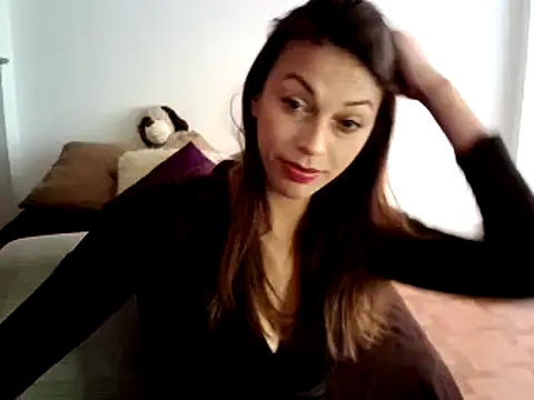 Snapshot of Hanna_Charming chatting on December 18, 2024, 2:38 pm Hanna Charming online show from December 18, 2024, 2:38 pm