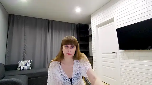 Daniella Lorente online show from April 19, 2026, 9:06 pm