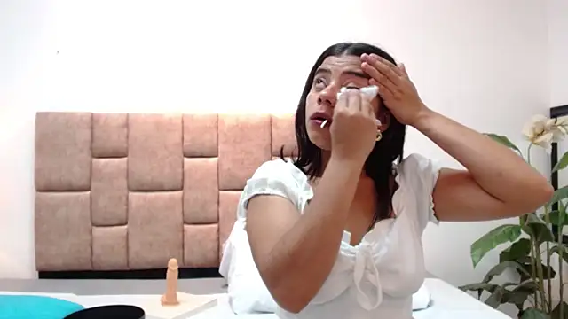 JulieeHabubu online show from April 20, 2026, 8:54 pm