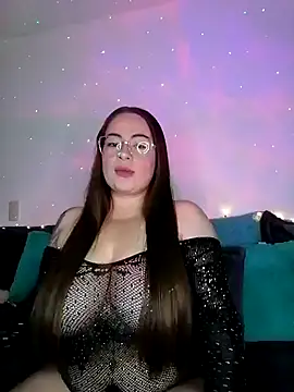 soofy   online show from November 12, 2025, 3:10 am