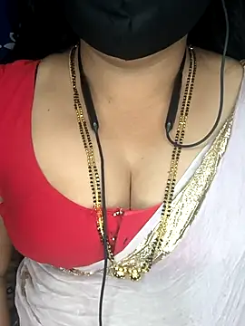 Snapshot of Queen_sakshi chatting on February 8, 2026, 6:49 pm Queen sakshi online show from February 8, 2026, 6:49 pm