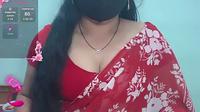 Snapshot of Queen_sakshi chatting on December 21, 2025, 5:03 pm Queen sakshi online show from December 21, 2025, 5:03 pm