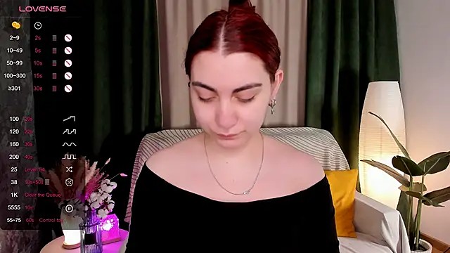 hannacheekss  online show from April 21, 2026, 2:03 am