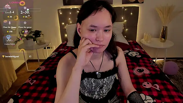 Snapshot of Emily_Strikeee chatting on June 11, 2026, 2:53 am Emily Strikeee online show from June 11, 2026, 2:53 am