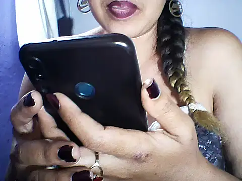 layanah12 online show from October 24, 2025, 6:29 pm