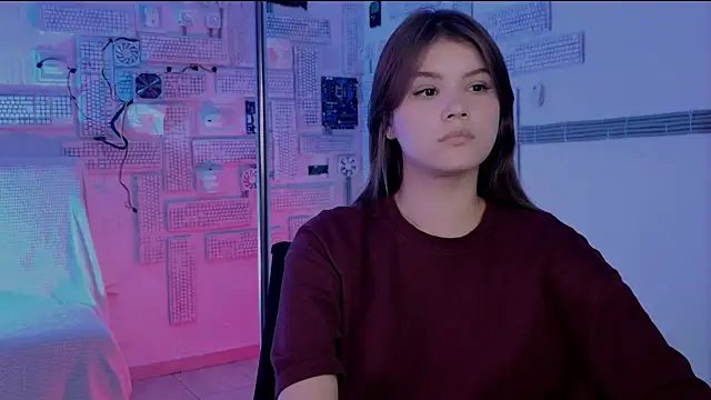 Snapshot of EvaThopson chatting on November 18, 2025, 12:08 pm EvaThopson online show from November 18, 2025, 12:08 pm