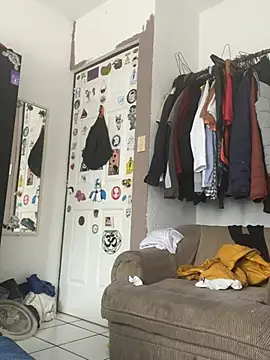 Snapshot of Hxnsovrgon chatting on February 18, 2025, 8:47 pm Hxnsovrgon online show from February 18, 2025, 8:47 pm