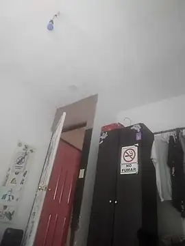 Snapshot of Hxnsovrgon chatting on December 2, 2025, 8:54 pm Hxnsovrgon online show from December 2, 2025, 8:54 pm