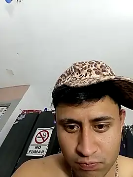 Snapshot of Hxnsovrgon chatting on December 18, 2025, 9:47 am Hxnsovrgon online show from December 18, 2025, 9:47 am