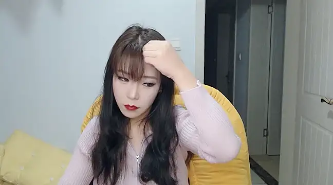 SuSushi728 online show from February 26, 2025, 3:32 pm