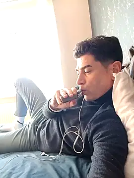 ElyasMatt online show from January 11, 2025, 1:22 pm