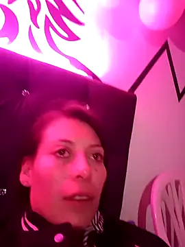 Snapshot of Tefannyy_ chatting on March 22, 2025, 4:14 am Tefannyy online show from March 22, 2025, 4:14 am