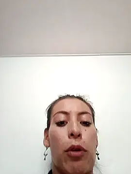 Snapshot of Tefannyy_ chatting on February 20, 2025, 7:19 pm Tefannyy online show from February 20, 2025, 7:19 pm